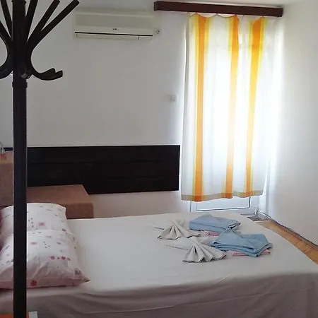 Slavica Rafailovici Pensiune 3*