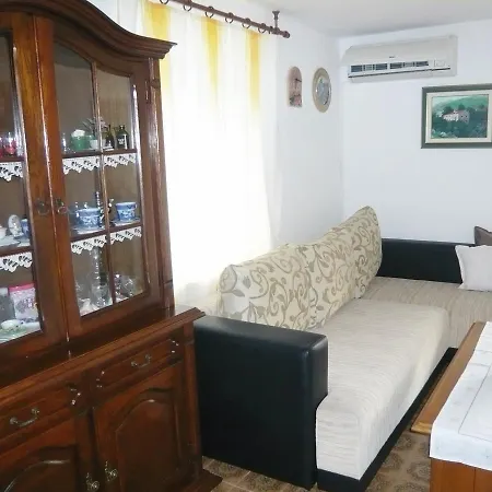 Slavica Rafailovici Pensiune